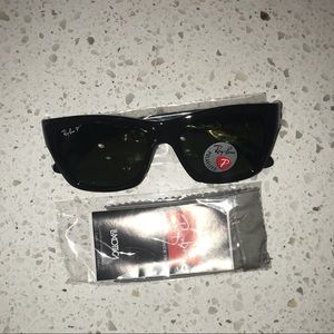 Ray-Ban RB 4194 601 back sunglasses